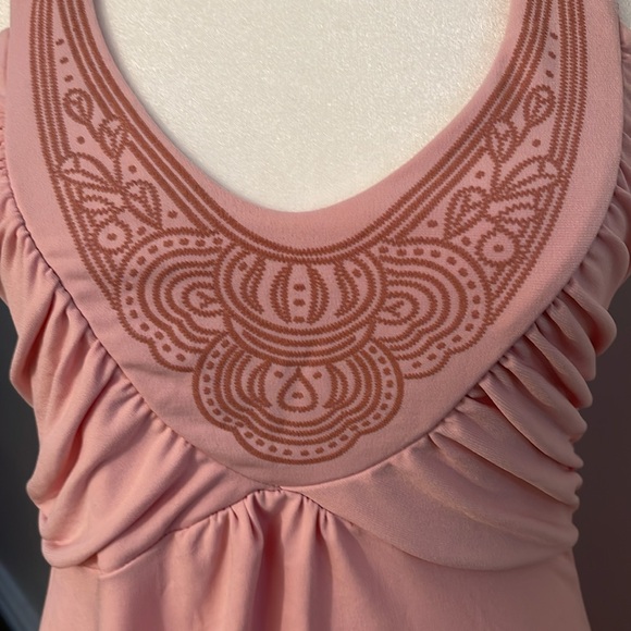 I.N. Muted pink halter top. Ties at neck size medium. 24-135 - Picture 4 of 7